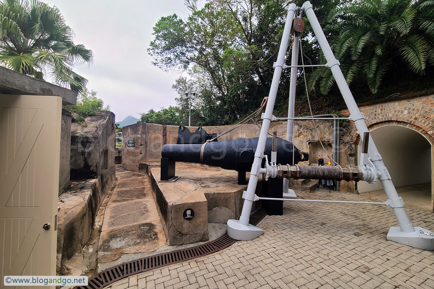 Lyemun Fort - West Battery 9-inch RML Gun Emplacements